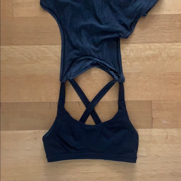 Lululemon Twist and Reach Tank Top w Built in Bra - Picture 6 of 6